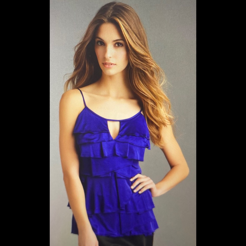 💚💚BCBGMAXAZRIA Ruffle Top